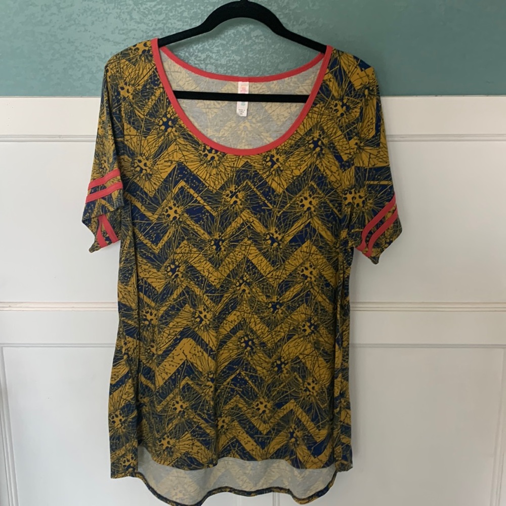 5/$25 LuLaRoe Top EUC